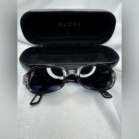 Gucci | Accessories | Gucci Gg 156s Black Sunglasses And  display picture 1
